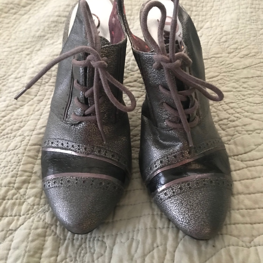 DOLLS silver shoes size 9M
